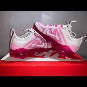 WOMENS FLYKNIT VAPORMAX SUMMIT WHITE PINK RISE